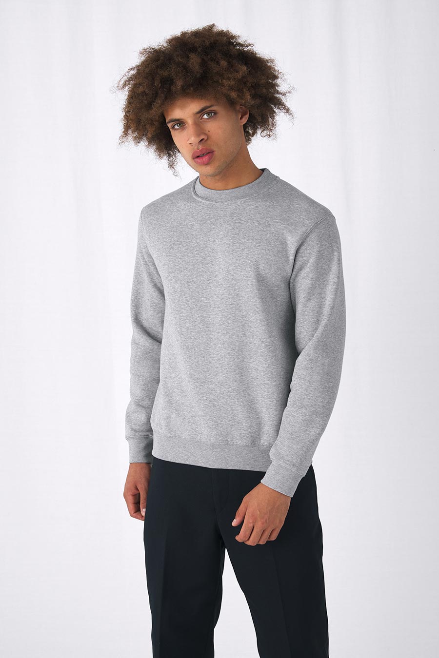 WU600 Set-In Sweater